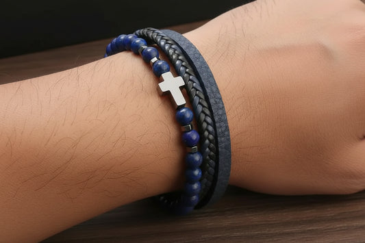 Armbånd med kors og steiner