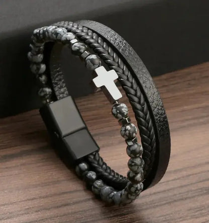 Armbånd med kors og steiner